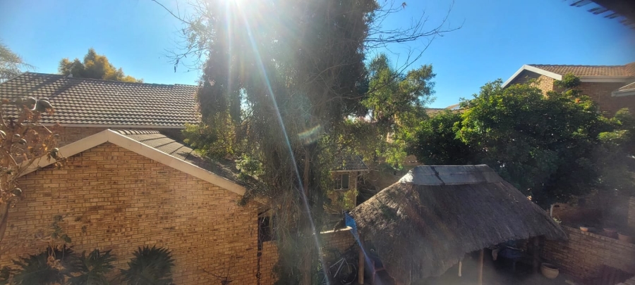To Let 4 Bedroom Property for Rent in Rooihuiskraal Gauteng