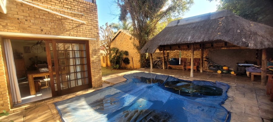 To Let 4 Bedroom Property for Rent in Rooihuiskraal Gauteng