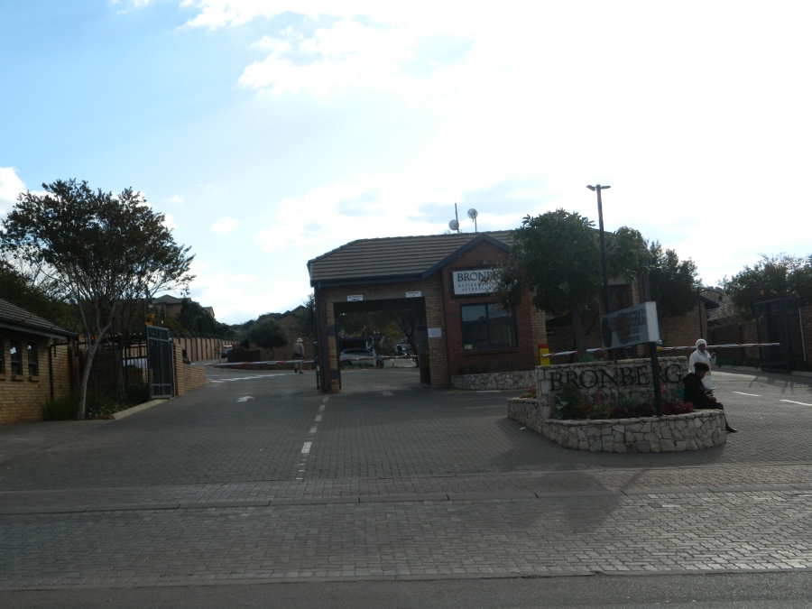 1 Bedroom Property for Sale in Olympus AH Gauteng