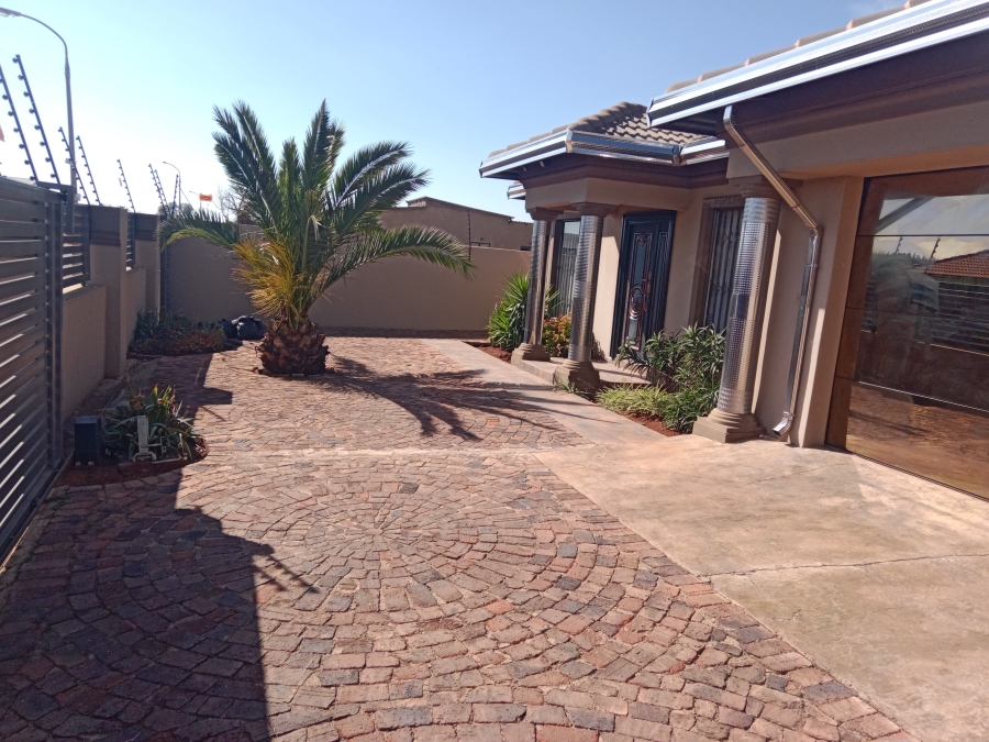 3 Bedroom Property for Sale in Villa Liza Gauteng