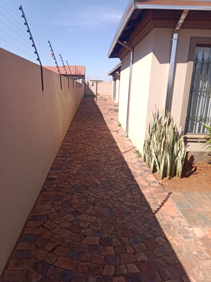 3 Bedroom Property for Sale in Villa Liza Gauteng