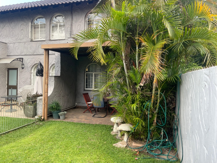 2 Bedroom Property for Sale in Queenswood Gauteng