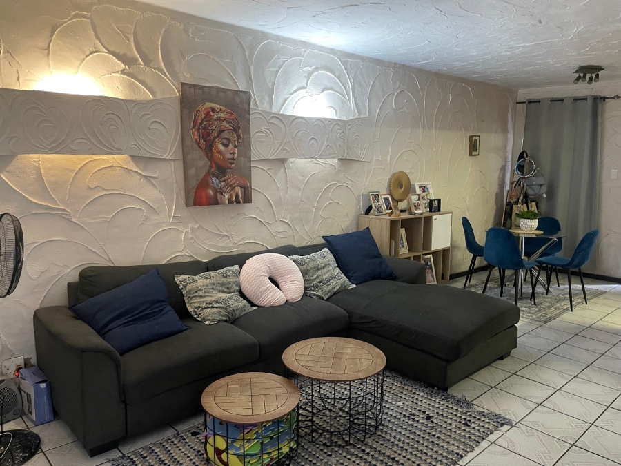 2 Bedroom Property for Sale in Queenswood Gauteng