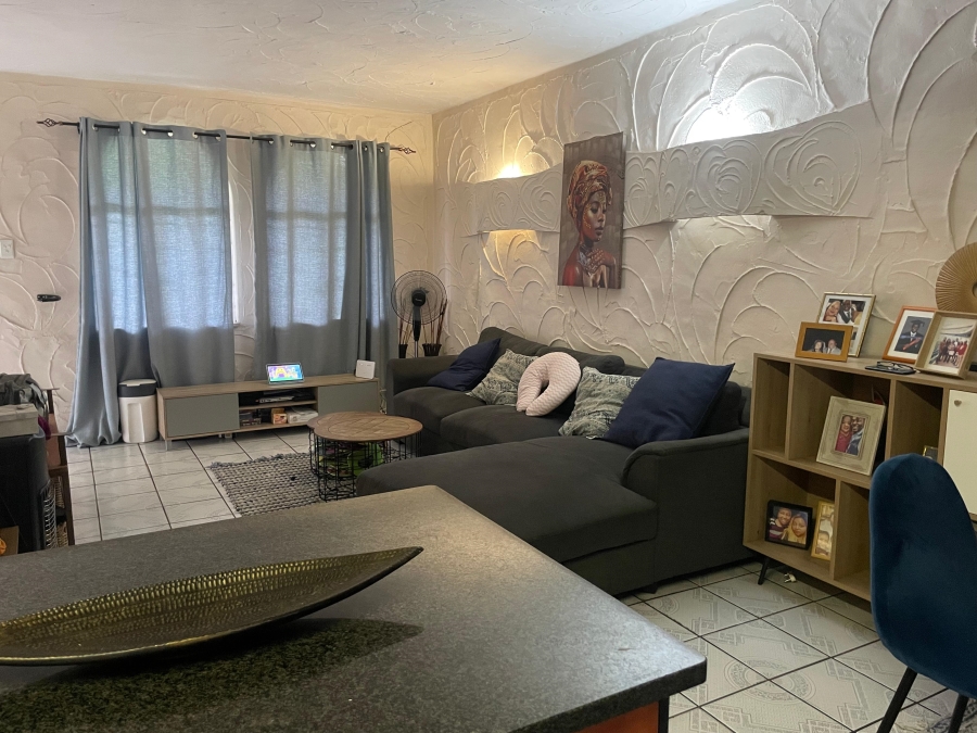2 Bedroom Property for Sale in Queenswood Gauteng