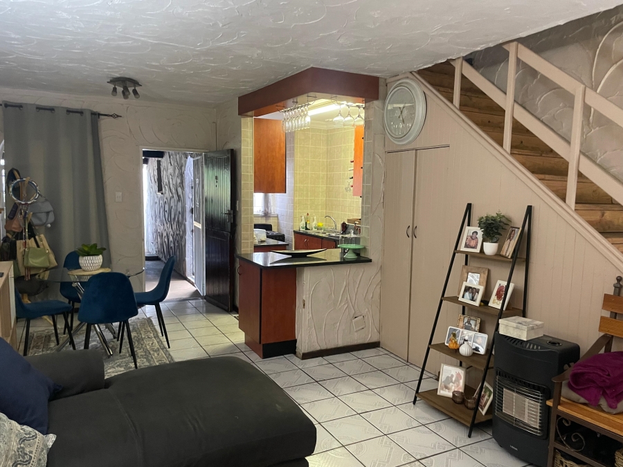 2 Bedroom Property for Sale in Queenswood Gauteng