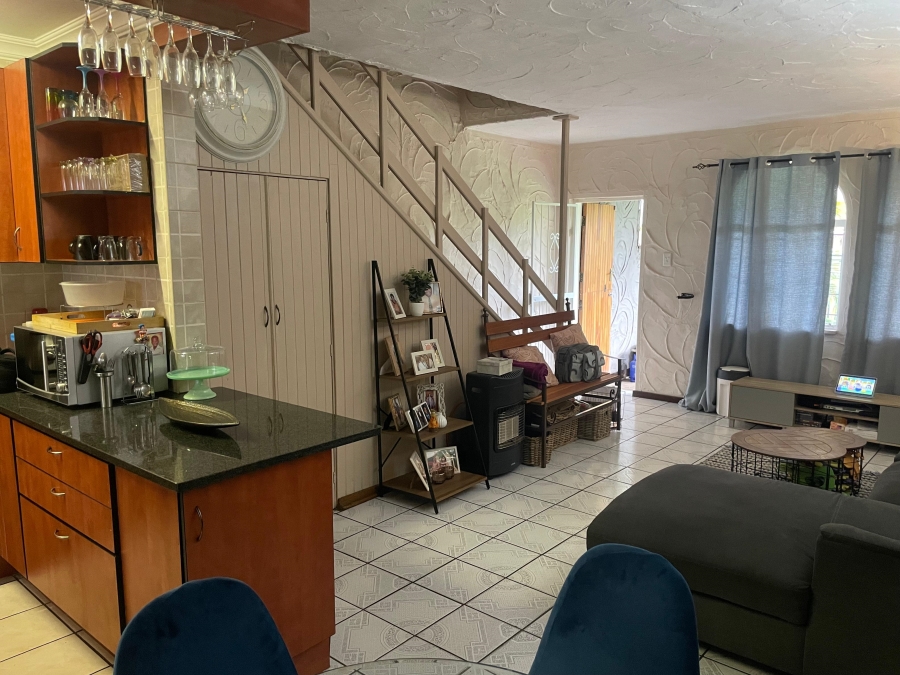 2 Bedroom Property for Sale in Queenswood Gauteng
