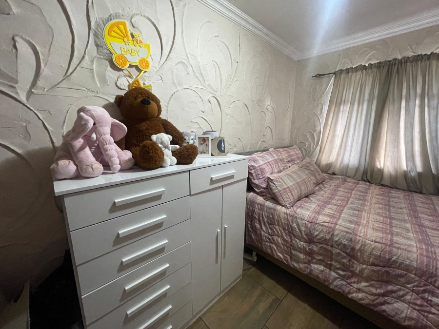 2 Bedroom Property for Sale in Queenswood Gauteng
