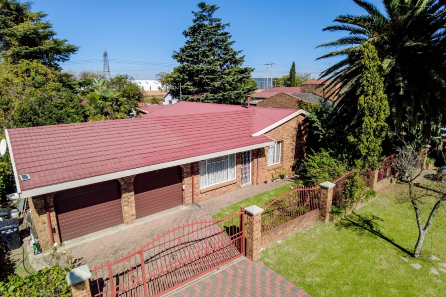 3 Bedroom Property for Sale in Mackenzie Park Gauteng