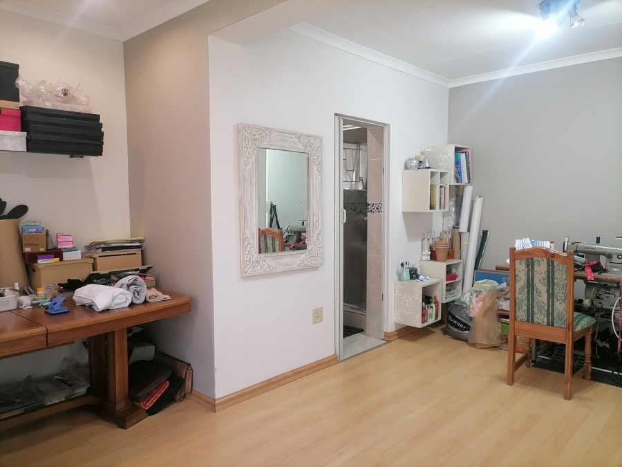 3 Bedroom Property for Sale in Mackenzie Park Gauteng