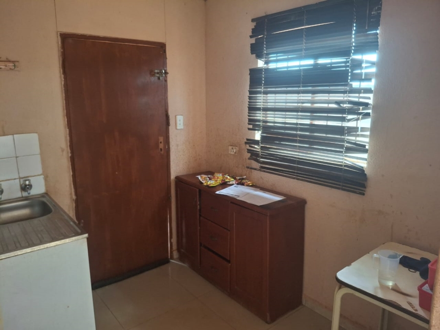 2 Bedroom Property for Sale in Venterspos Gauteng