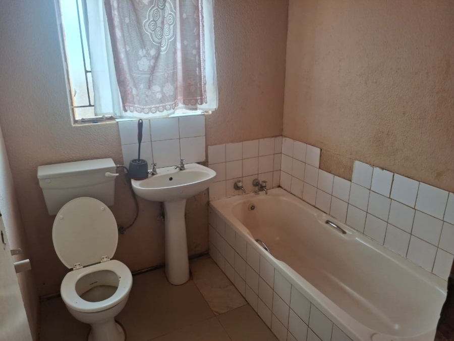 2 Bedroom Property for Sale in Venterspos Gauteng