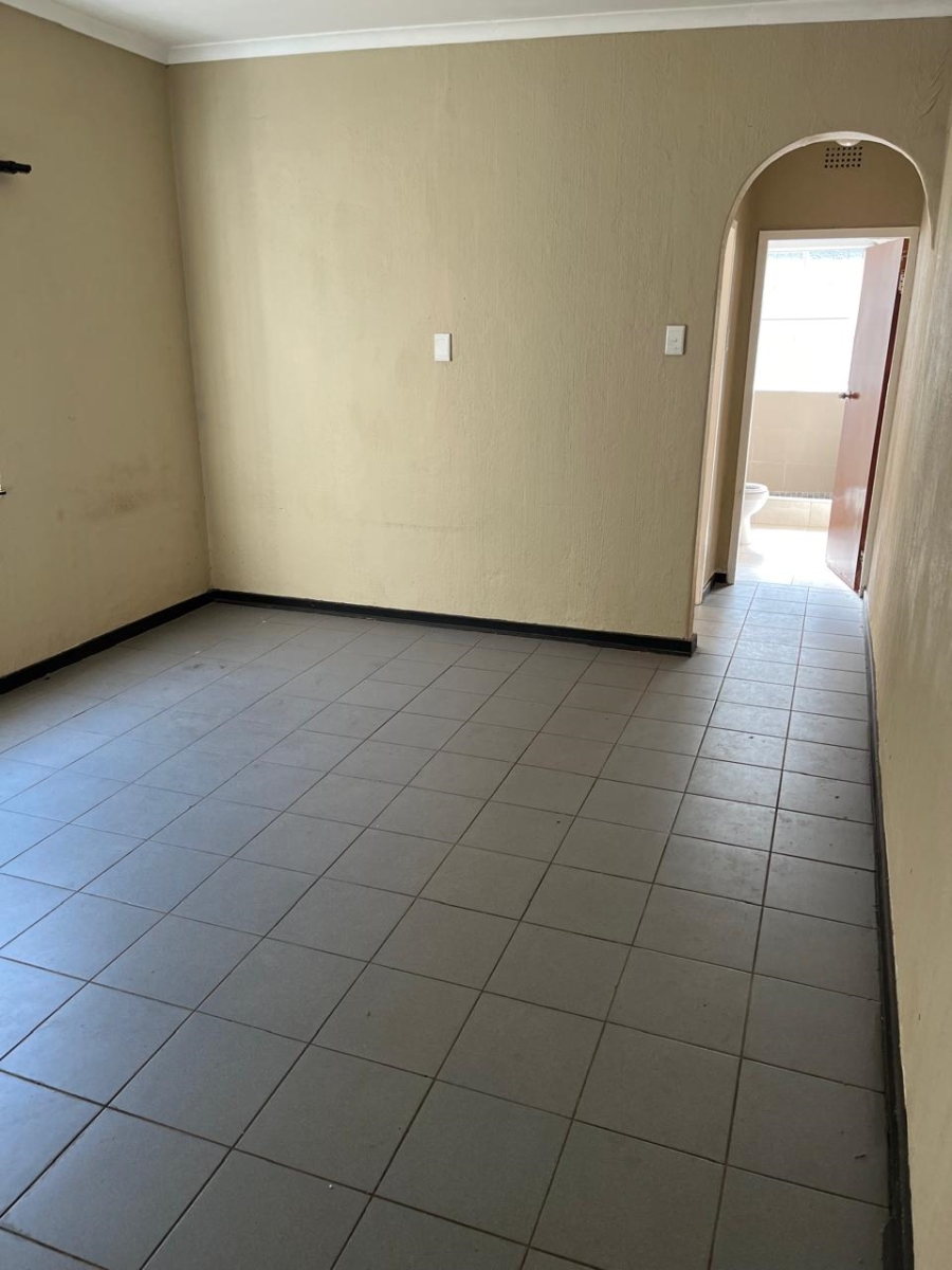 To Let 3 Bedroom Property for Rent in Bezuidenhout Valley Gauteng