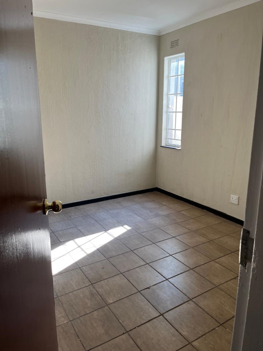 To Let 3 Bedroom Property for Rent in Bezuidenhout Valley Gauteng