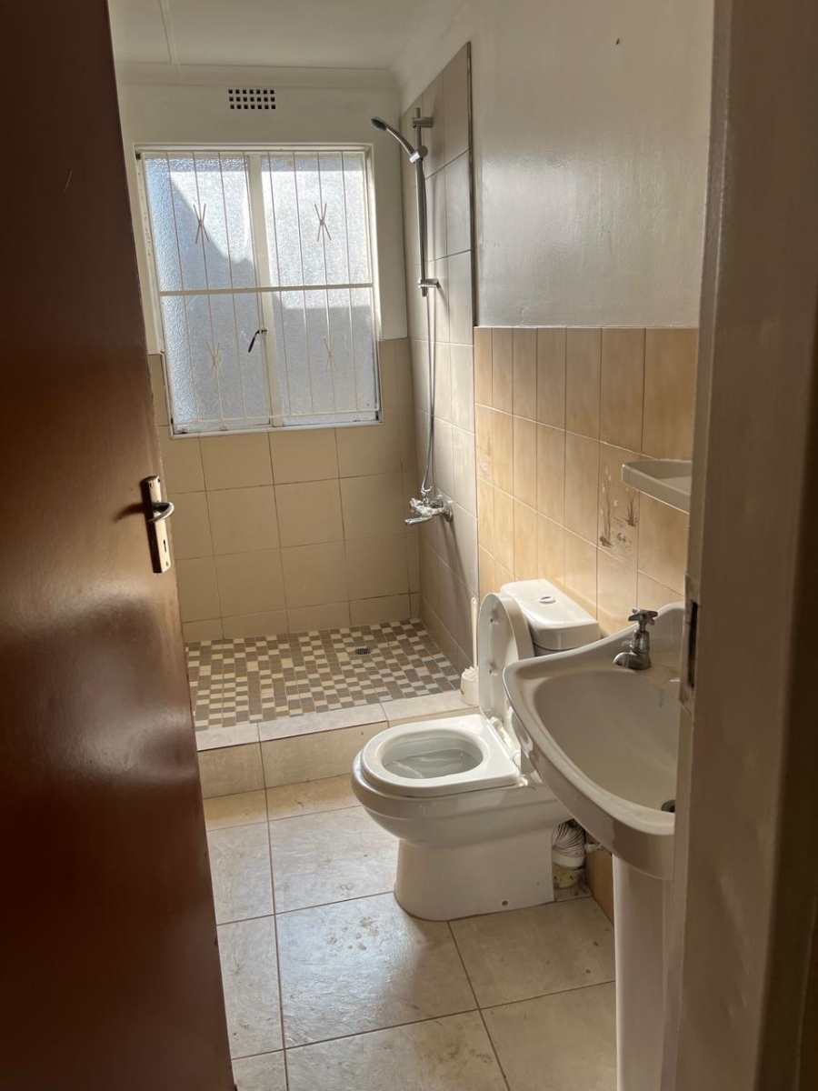 To Let 3 Bedroom Property for Rent in Bezuidenhout Valley Gauteng