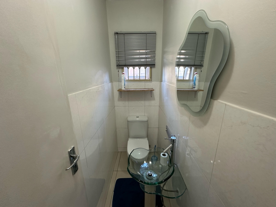 2 Bedroom Property for Sale in Bergtuin Gauteng