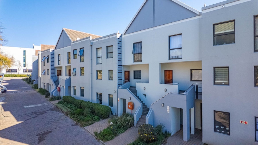 2 Bedroom Property for Sale in Magaliessig Gauteng