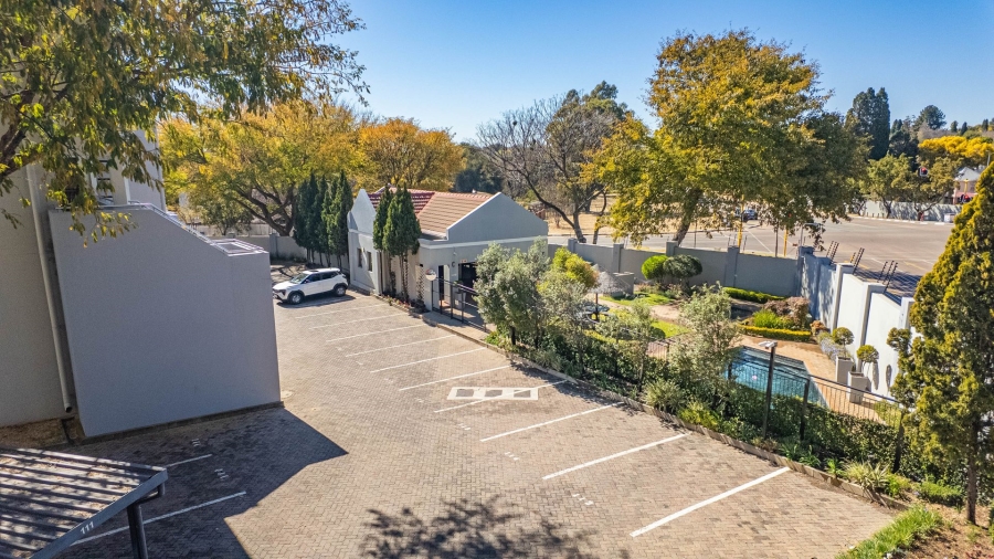 2 Bedroom Property for Sale in Magaliessig Gauteng