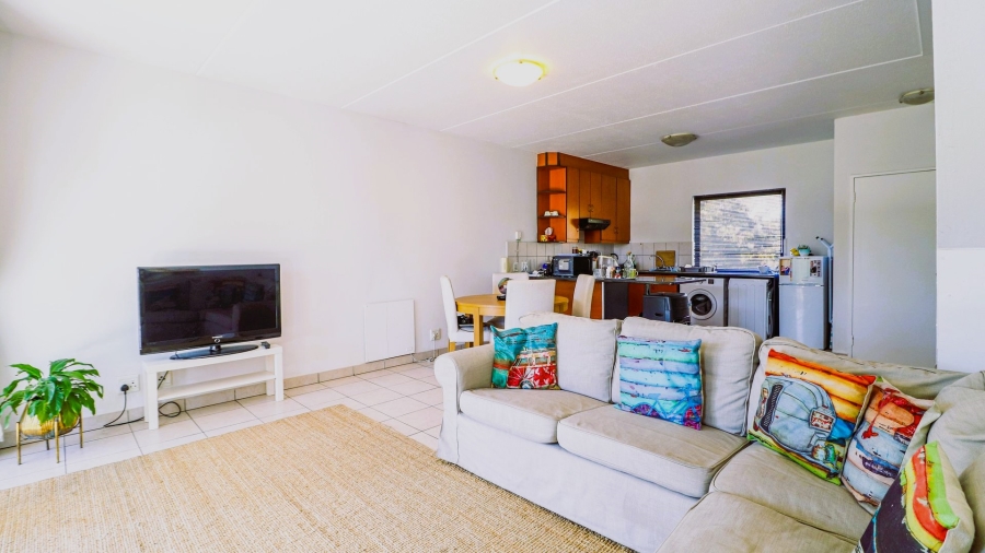 2 Bedroom Property for Sale in Magaliessig Gauteng
