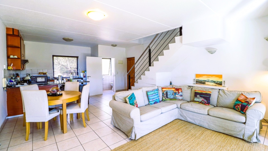 2 Bedroom Property for Sale in Magaliessig Gauteng