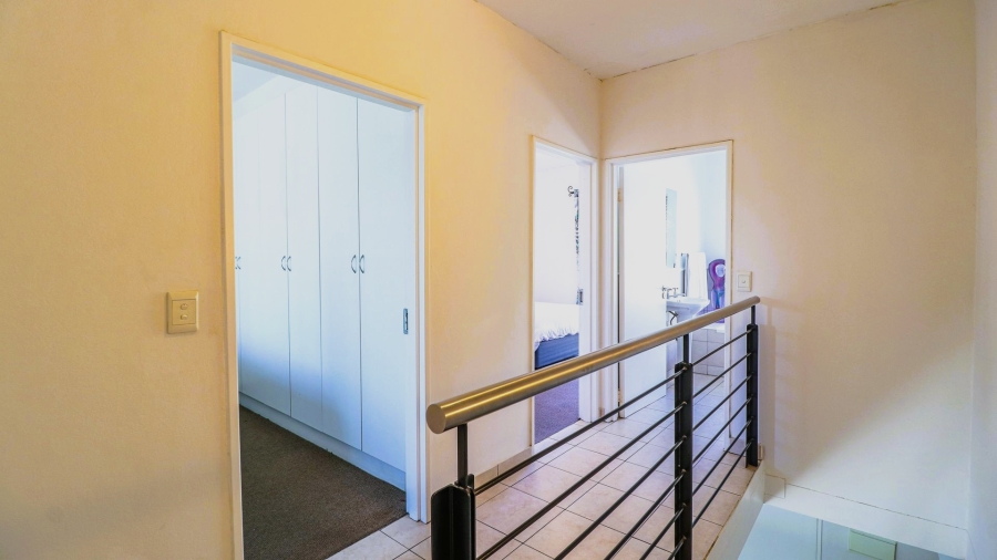 2 Bedroom Property for Sale in Magaliessig Gauteng