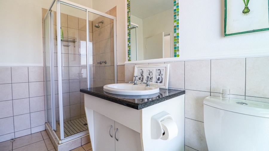2 Bedroom Property for Sale in Magaliessig Gauteng