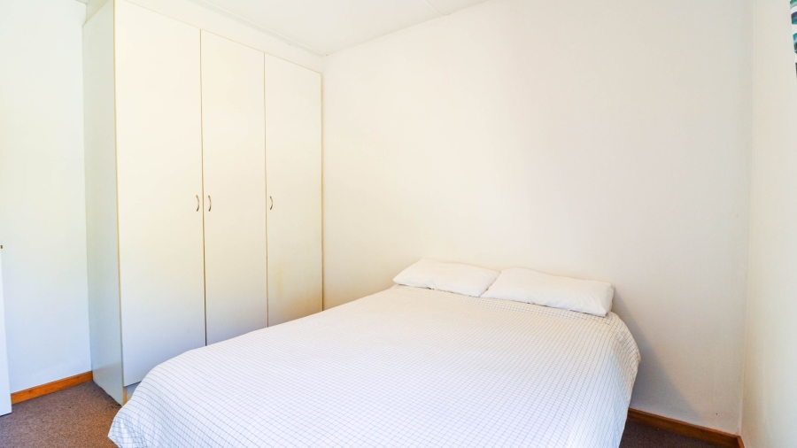 2 Bedroom Property for Sale in Magaliessig Gauteng