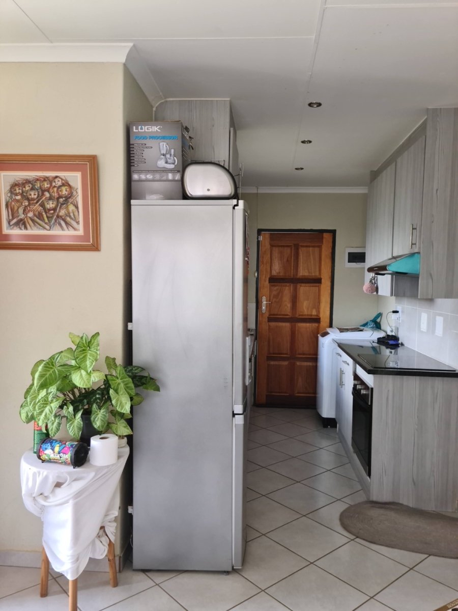 To Let 3 Bedroom Property for Rent in Blue Hills Gauteng
