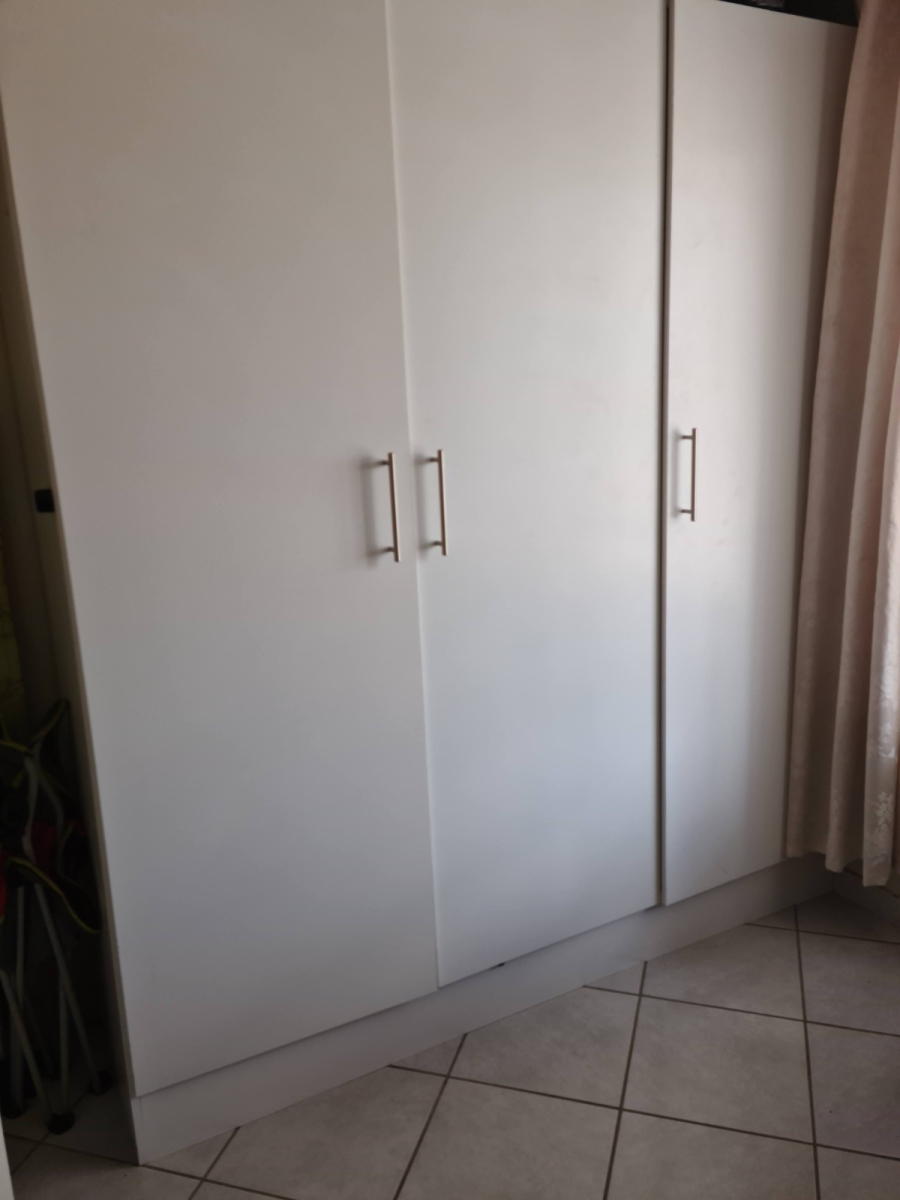 To Let 3 Bedroom Property for Rent in Blue Hills Gauteng