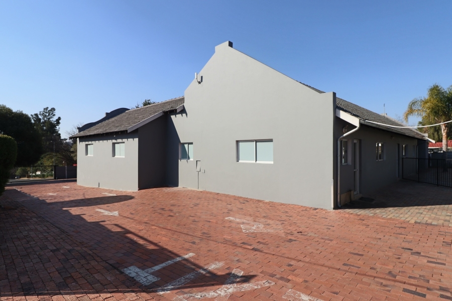 10 Bedroom Property for Sale in Bryanston Gauteng