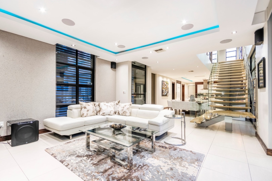 To Let 4 Bedroom Property for Rent in Oaklands Gauteng