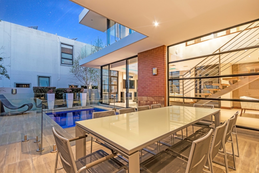 To Let 4 Bedroom Property for Rent in Oaklands Gauteng