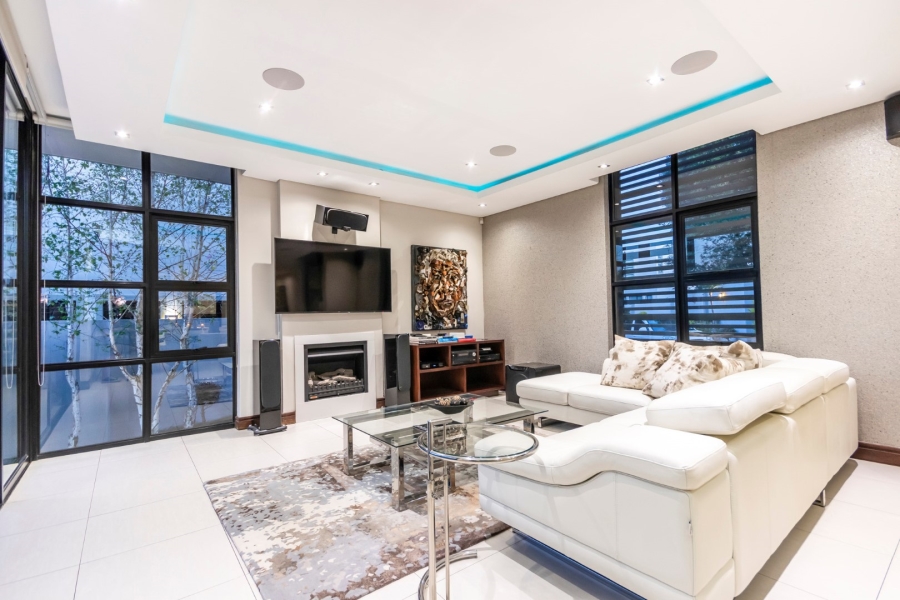 To Let 4 Bedroom Property for Rent in Oaklands Gauteng