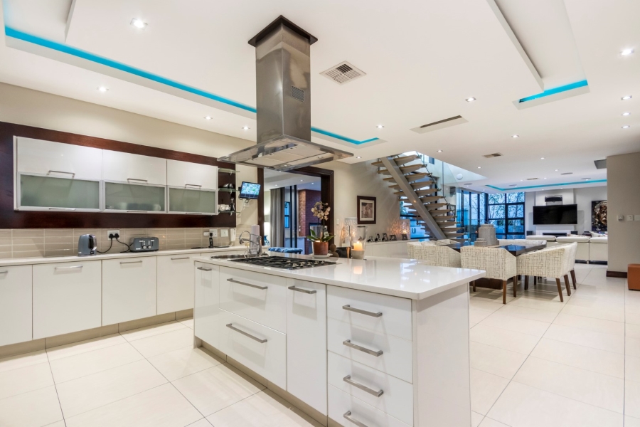 To Let 4 Bedroom Property for Rent in Oaklands Gauteng