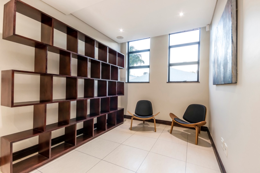 To Let 4 Bedroom Property for Rent in Oaklands Gauteng