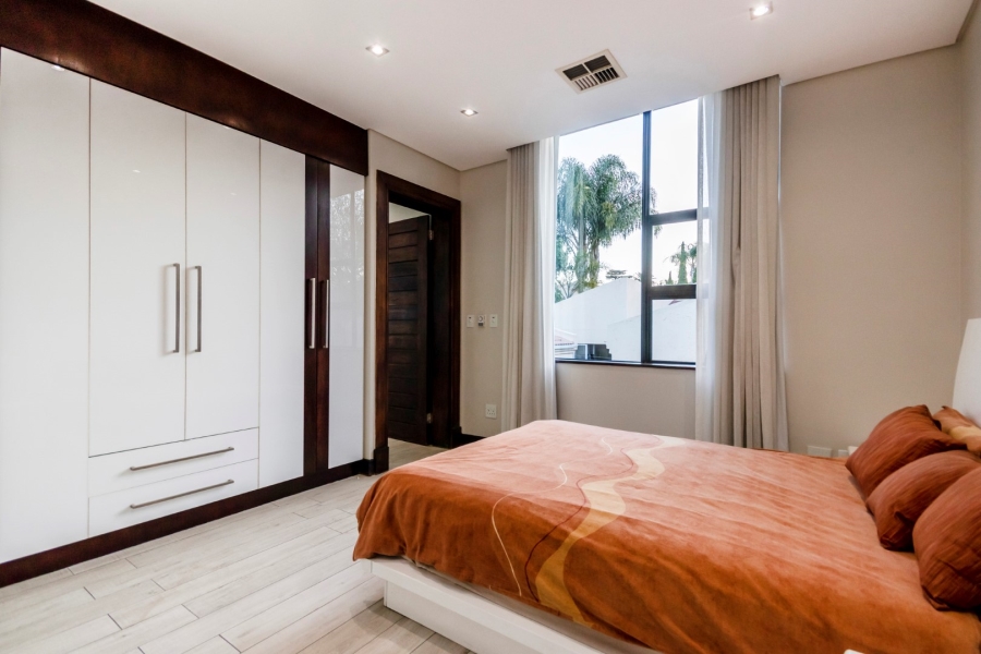 To Let 4 Bedroom Property for Rent in Oaklands Gauteng