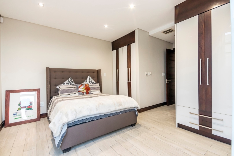To Let 4 Bedroom Property for Rent in Oaklands Gauteng