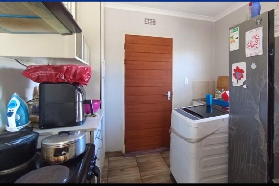 2 Bedroom Property for Sale in Clayville Gauteng
