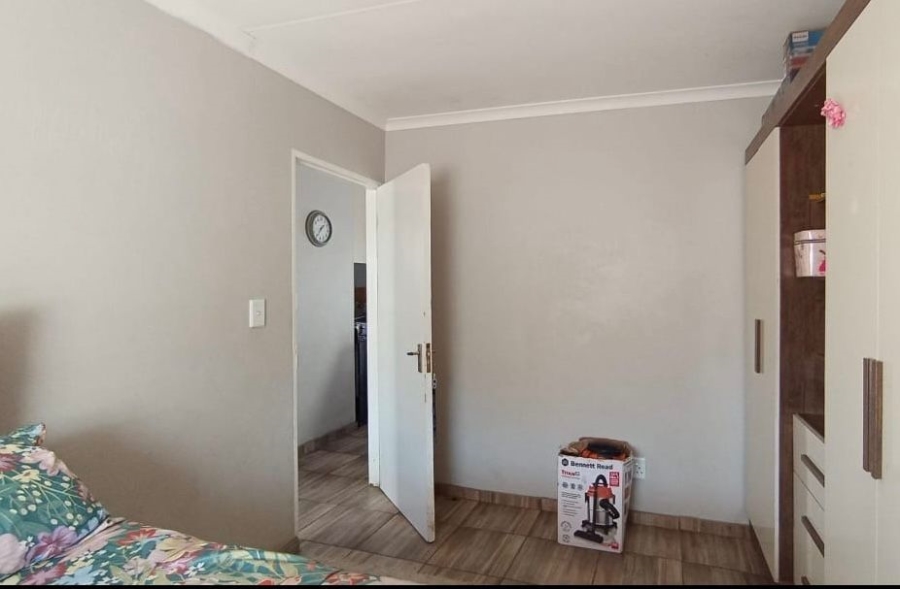 2 Bedroom Property for Sale in Clayville Gauteng