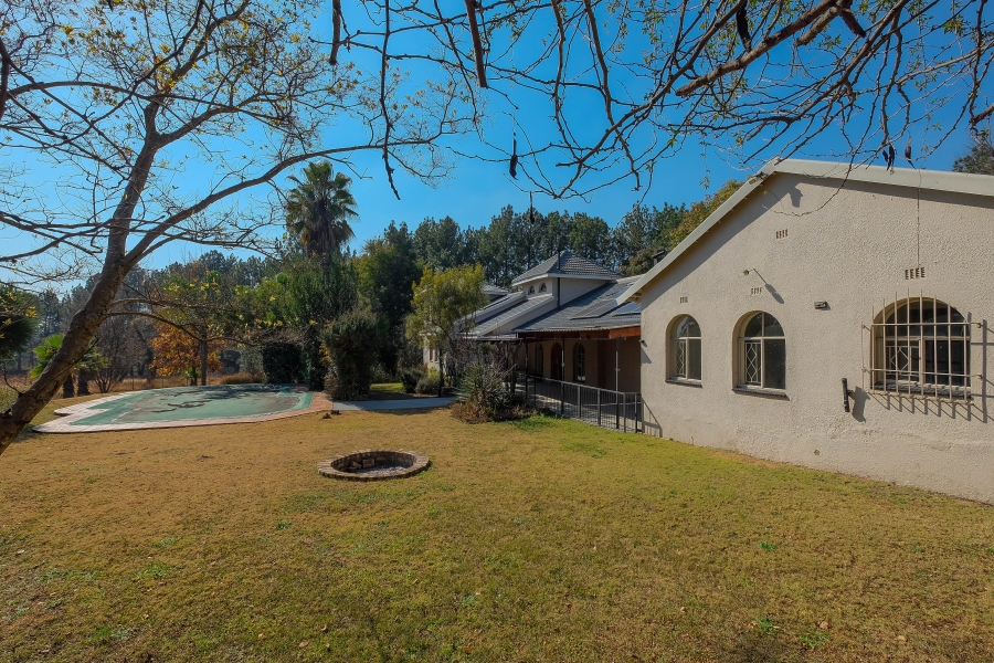 5 Bedroom Property for Sale in Lammermoor Gauteng