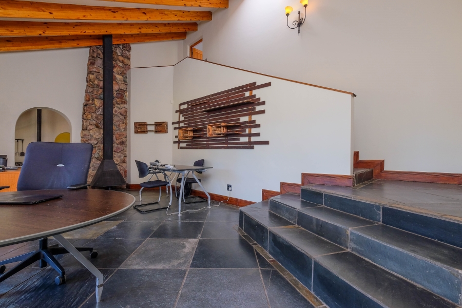 5 Bedroom Property for Sale in Lammermoor Gauteng
