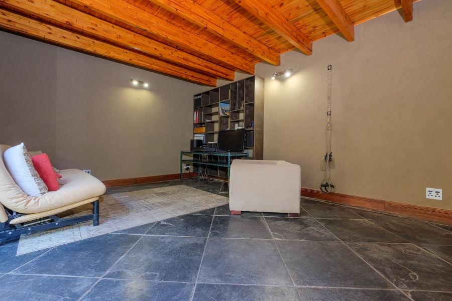 5 Bedroom Property for Sale in Lammermoor Gauteng