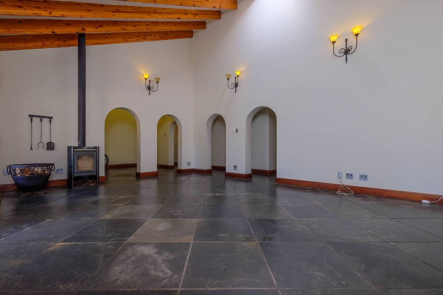 5 Bedroom Property for Sale in Lammermoor Gauteng