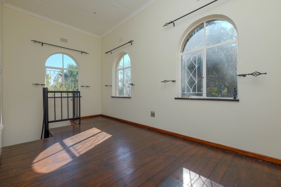 5 Bedroom Property for Sale in Lammermoor Gauteng