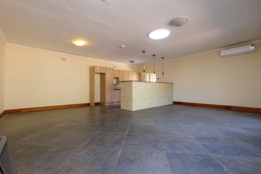 5 Bedroom Property for Sale in Lammermoor Gauteng