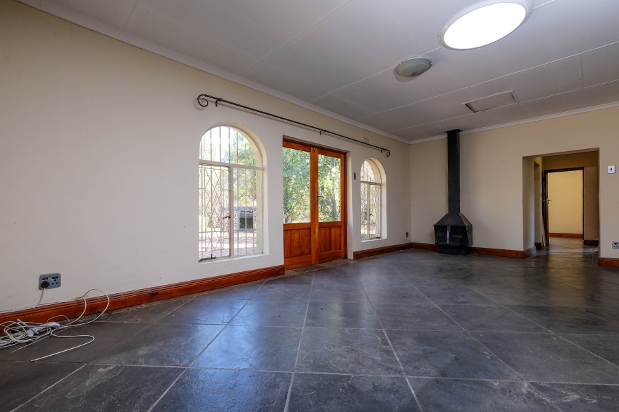 5 Bedroom Property for Sale in Lammermoor Gauteng