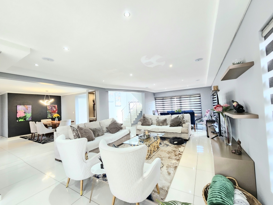 To Let 4 Bedroom Property for Rent in Blue Hills Gauteng