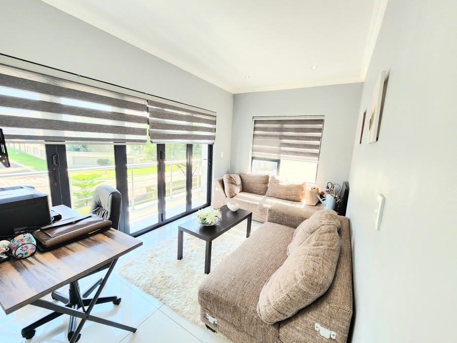 To Let 4 Bedroom Property for Rent in Blue Hills Gauteng