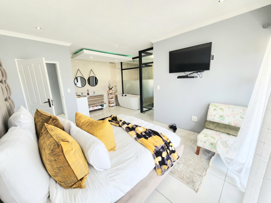 To Let 4 Bedroom Property for Rent in Blue Hills Gauteng