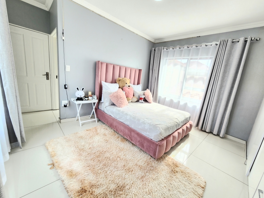 To Let 4 Bedroom Property for Rent in Blue Hills Gauteng