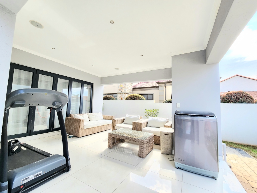 To Let 4 Bedroom Property for Rent in Blue Hills Gauteng